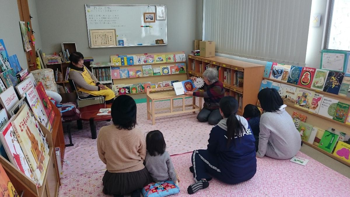 野市図書館読み聞かせ風景